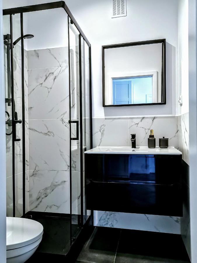 Przytulny Apartament Przy Sokolskiej - 550 Metrow Od Spodka คาโตวีตเซ ภายนอก รูปภาพ